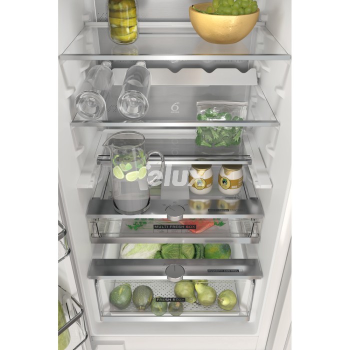 Külmik Whirlpool, integreeritav, 177 cm, 182/68 l, 32 dB, elektrooniline juhtimine, NoFrost, valge